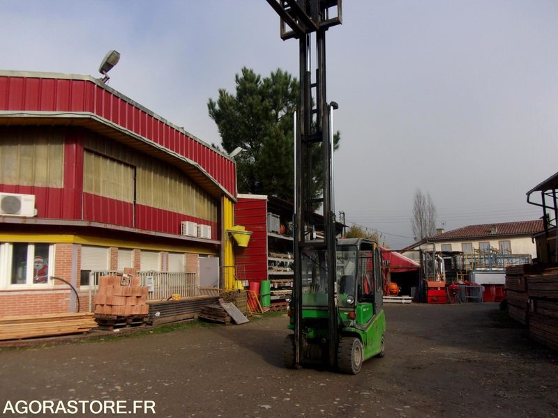 CHARIOT ÉLÉVATEUR 3 TONNES POSITIONNEUR DE FOURCHES ELECTRIQUE CESAB - Elektritõstuk: pilt 3 CHARIOT ÉLÉVATEUR 3 TONNES POSITIONNEUR DE FOURCHES ELECTRIQUE CESAB - Elektritõstuk: pilt 3
