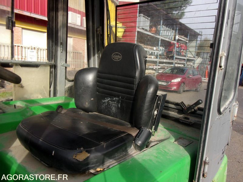 CHARIOT ÉLÉVATEUR 3 TONNES POSITIONNEUR DE FOURCHES ELECTRIQUE CESAB - Elektritõstuk: pilt 5 CHARIOT ÉLÉVATEUR 3 TONNES POSITIONNEUR DE FOURCHES ELECTRIQUE CESAB - Elektritõstuk: pilt 5