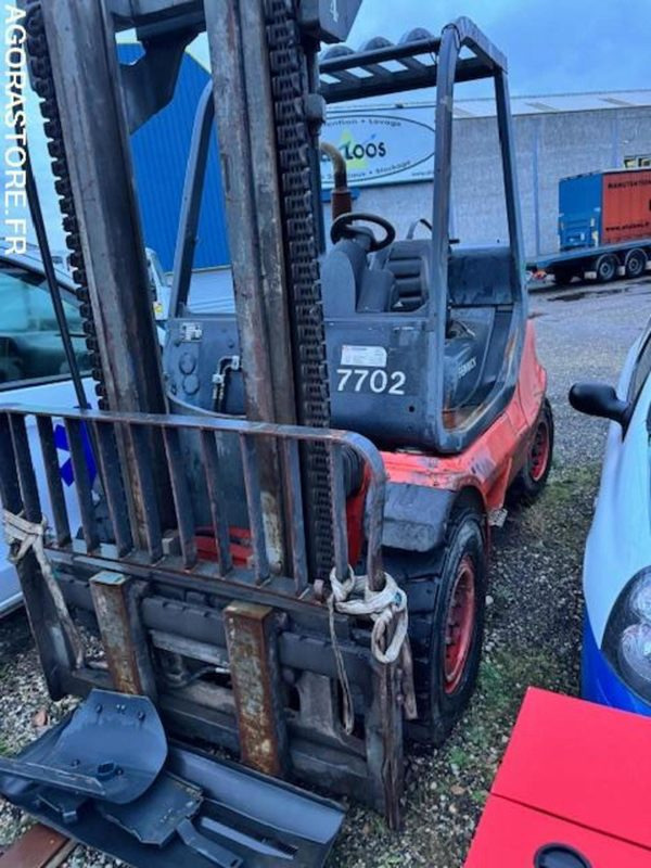 CHARIOT ELEVATEUR GAZ (HS: moteur cassé) - Gaasitõstuk: pilt 2 CHARIOT ELEVATEUR GAZ (HS: moteur cassé) - Gaasitõstuk: pilt 2