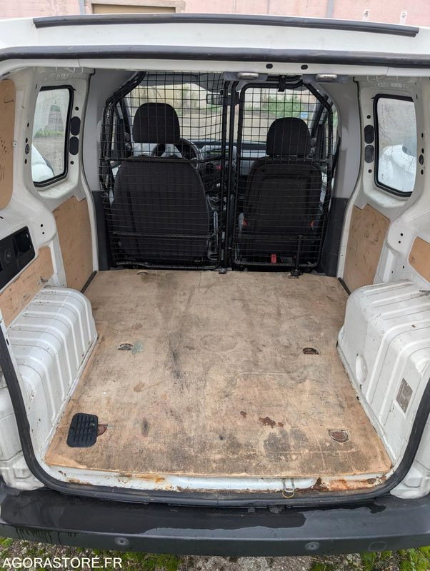 CITROEN NEMO 1.4 HDI - 137 030 KM - Väike kaubik: pilt 4 CITROEN NEMO 1.4 HDI - 137 030 KM - Väike kaubik: pilt 4