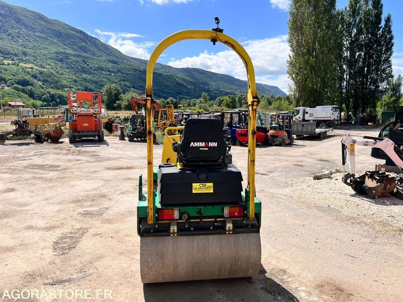 COMPACTEUR AMMANN AV26-2 ROULEAU TANDEM VIBRANT ARTICULÉ - ANNÉE 2008 - 1765 H - Rullija: pilt 2 COMPACTEUR AMMANN AV26-2 ROULEAU TANDEM VIBRANT ARTICULÉ - ANNÉE 2008 - 1765 H - Rullija: pilt 2