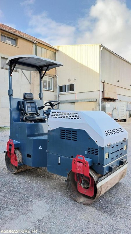 COMPACTEUR ROUTIER - Rullija: pilt 1 COMPACTEUR ROUTIER - Rullija: pilt 1