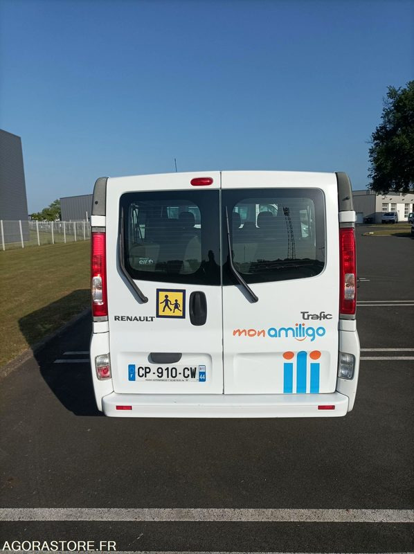 CP-910-CW - Roulant - RENAULT TRAFIC - VP - 9 Places - 308 000 Kms - Väikebuss, Mikrobuss: pilt 5 CP-910-CW - Roulant - RENAULT TRAFIC - VP - 9 Places - 308 000 Kms - Väikebuss, Mikrobuss: pilt 5