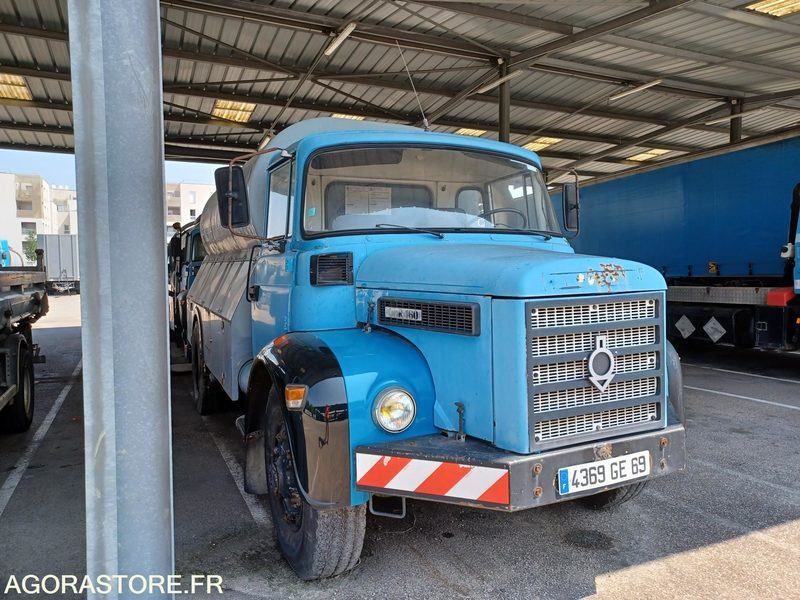 Camion HP / BERLIET 1976 4369GE69 Equipement incomplet - Vaakumveok: pilt 3 Camion HP / BERLIET 1976 4369GE69 Equipement incomplet - Vaakumveok: pilt 3