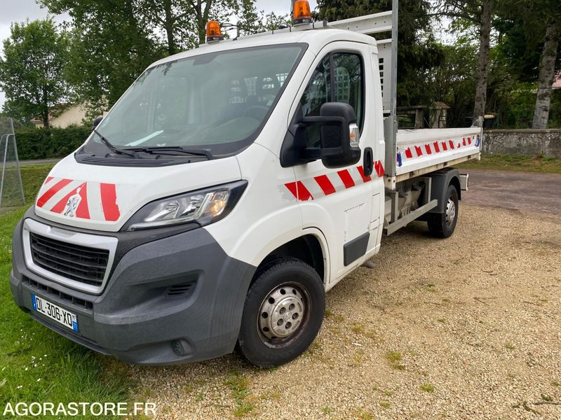 Camion benne Peugeot BOXER - 2014 - 70 000km - TURBO NEUF / PNEUS NEUFS - Tarbesõiduk kallur: pilt 1 Camion benne Peugeot BOXER - 2014 - 70 000km - TURBO NEUF / PNEUS NEUFS - Tarbesõiduk kallur: pilt 1