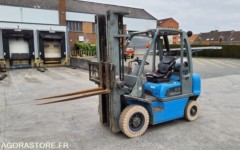 Chariot élévateur frontal GAZ Nissan 2827 heures Triplex UD02A25PQ - 3F550 - Gaasitõstuk: pilt 3 Chariot élévateur frontal GAZ Nissan 2827 heures Triplex UD02A25PQ - 3F550 - Gaasitõstuk: pilt 3