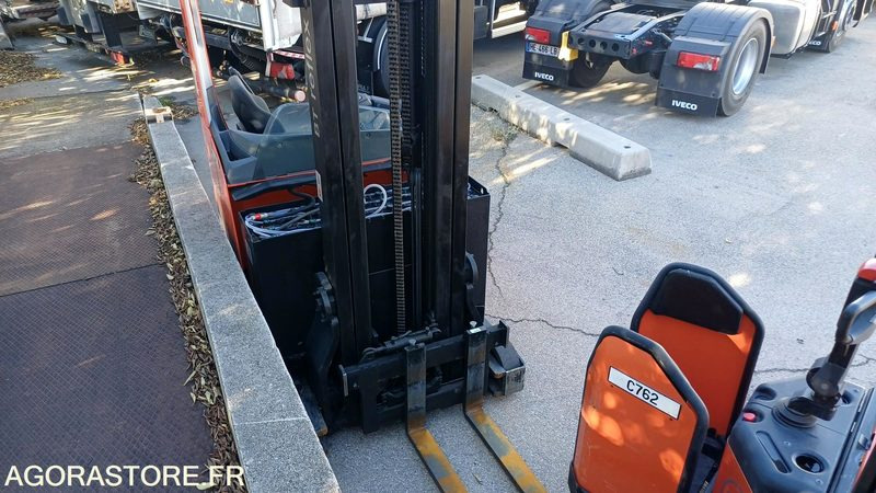 Chariot retractable (Cat.5 R489) Toyota RRE140 4000H (C811) - Kahveltõstuk: pilt 3 Chariot retractable (Cat.5 R489) Toyota RRE140 4000H (C811) - Kahveltõstuk: pilt 3