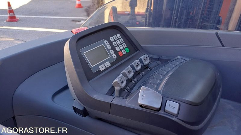 Chariot retractable (Cat.5 R489) Toyota RRE140 4000H (C811) - Kahveltõstuk: pilt 4 Chariot retractable (Cat.5 R489) Toyota RRE140 4000H (C811) - Kahveltõstuk: pilt 4