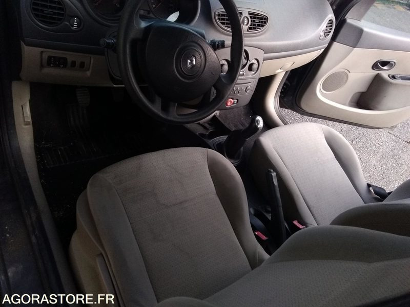 Clio 1.5 dci 1er main du 10.07.2007 131100kms type MRE5222EF558 - Auto: pilt 4 Clio 1.5 dci 1er main du 10.07.2007 131100kms type MRE5222EF558 - Auto: pilt 4