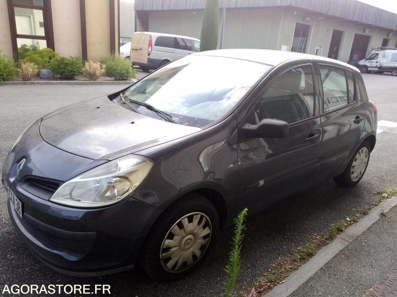 Clio 1.5 dci 1er main du 10.07.2007 131100kms type MRE5222EF558 - Auto: pilt 1 Clio 1.5 dci 1er main du 10.07.2007 131100kms type MRE5222EF558 - Auto: pilt 1