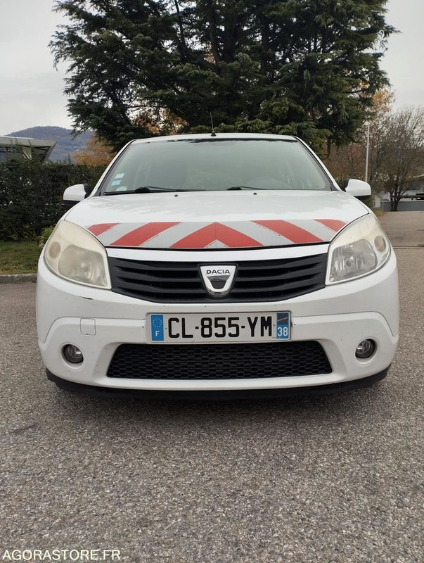 DACIA SANDERO_1.5 dCi eco2 90 cv _ CL-855-YM - Auto: pilt 2 DACIA SANDERO_1.5 dCi eco2 90 cv _ CL-855-YM - Auto: pilt 2