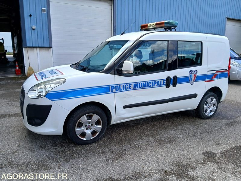 FIAT DOBLO C.1.3MTJ - Väike kaubik: pilt 1 FIAT DOBLO C.1.3MTJ - Väike kaubik: pilt 1