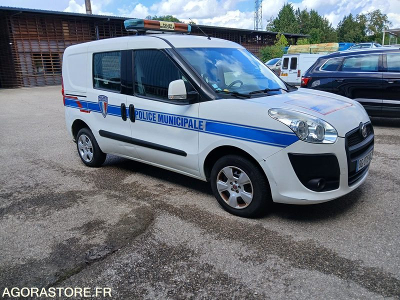 FIAT DOBLO C.1.3MTJ - Väike kaubik: pilt 2 FIAT DOBLO C.1.3MTJ - Väike kaubik: pilt 2