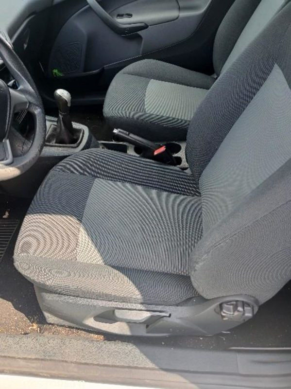 FORD FIESTA N°2 1.2 L– COULEUR BLANCHE - Auto: pilt 3 FORD FIESTA N°2 1.2 L– COULEUR BLANCHE - Auto: pilt 3