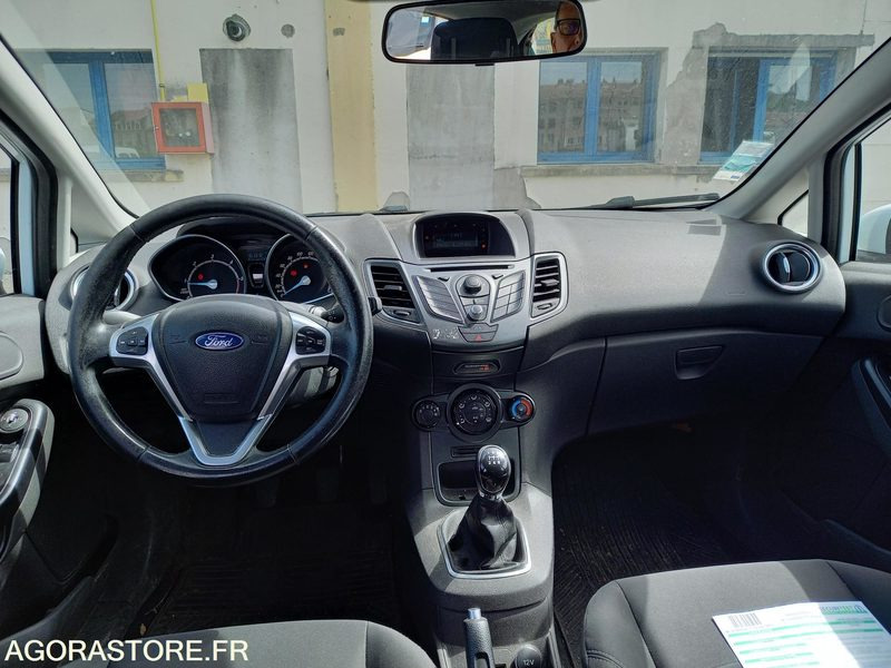 FORD FIESTA TDCI 70 FAP TREND -5 PORTES - Auto: pilt 4 FORD FIESTA TDCI 70 FAP TREND -5 PORTES - Auto: pilt 4
