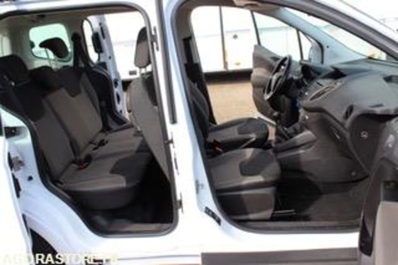 FORD TOURNEO - 2017 - 195 671 KMS - EP867FZ - Väike kaubik: pilt 4 FORD TOURNEO - 2017 - 195 671 KMS - EP867FZ - Väike kaubik: pilt 4