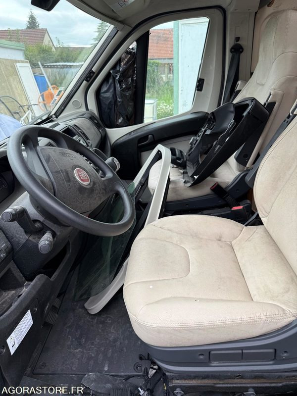 Fiat Ducato, camping-car - 2017 - 62000km - accidenté - Campervan: pilt 3 Fiat Ducato, camping-car - 2017 - 62000km - accidenté - Campervan: pilt 3