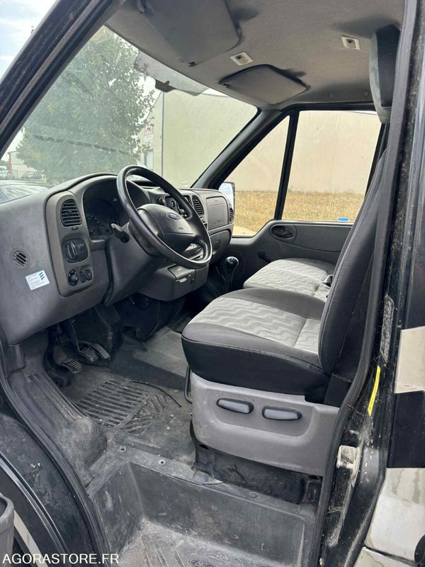 Fourgon FORD - Transport de 2 Chevaux - 2004 - 137 510 KM - Kaubik: pilt 5 Fourgon FORD - Transport de 2 Chevaux - 2004 - 137 510 KM - Kaubik: pilt 5