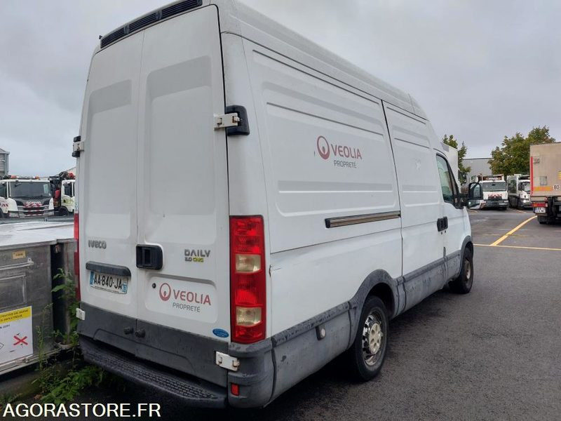 Fourgon IVECO Daily CNG- AA-840-JA - 176200 km (BARA - R51754) - Kaubik: pilt 4 Fourgon IVECO Daily CNG- AA-840-JA - 176200 km (BARA - R51754) - Kaubik: pilt 4