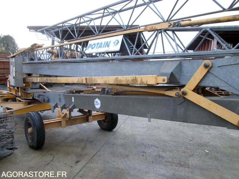 GRUE - POTAIN HD 10 A - TRES BON ETAT - Isepaigalduv kraana: pilt 2 GRUE - POTAIN HD 10 A - TRES BON ETAT - Isepaigalduv kraana: pilt 2