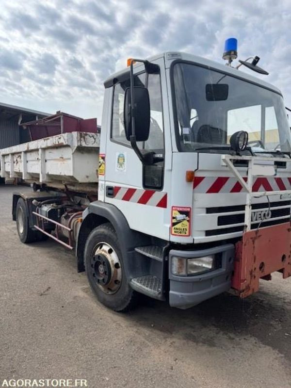 IVECO 130E18 - 157836 KM - Kallur-poolhaagis: pilt 1 IVECO 130E18 - 157836 KM - Kallur-poolhaagis: pilt 1