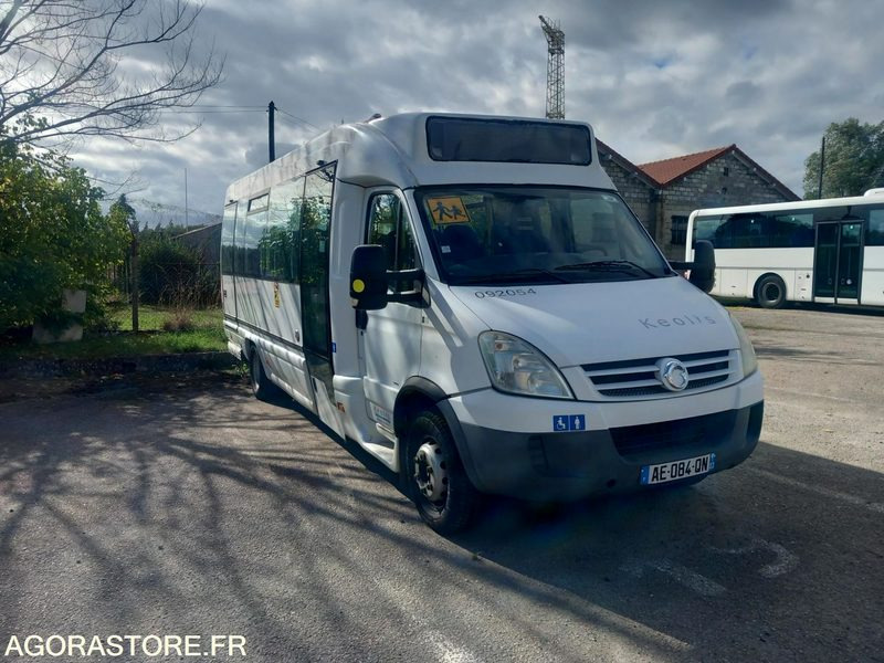 IVECO DAILY N°092054 - Väikebuss: pilt 1 IVECO DAILY N°092054 - Väikebuss: pilt 1