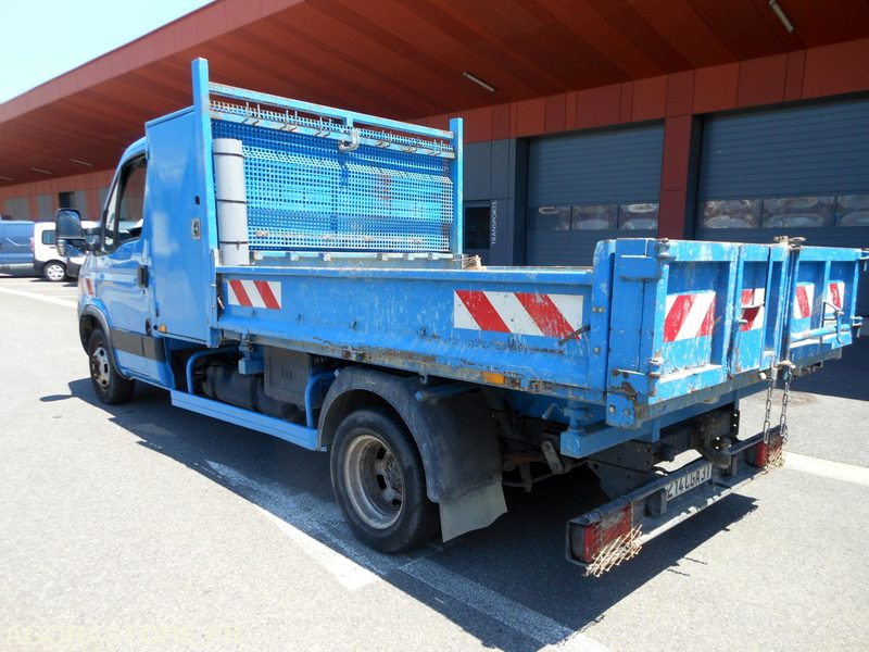 Iveco Daily 35C15 3.0 litres 146cv tri benne - Tarbesõiduk kallur: pilt 4 Iveco Daily 35C15 3.0 litres 146cv tri benne - Tarbesõiduk kallur: pilt 4