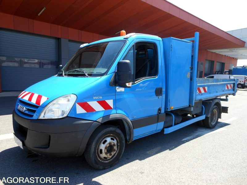 Iveco Daily 35C15 3.0 litres 146cv tri benne - Tarbesõiduk kallur: pilt 1 Iveco Daily 35C15 3.0 litres 146cv tri benne - Tarbesõiduk kallur: pilt 1