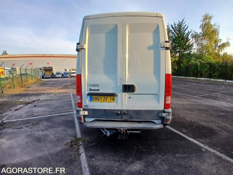 Iveco Daily – Diesel – 2004-172 288 KM - Kaubik: pilt 3 Iveco Daily – Diesel – 2004-172 288 KM - Kaubik: pilt 3