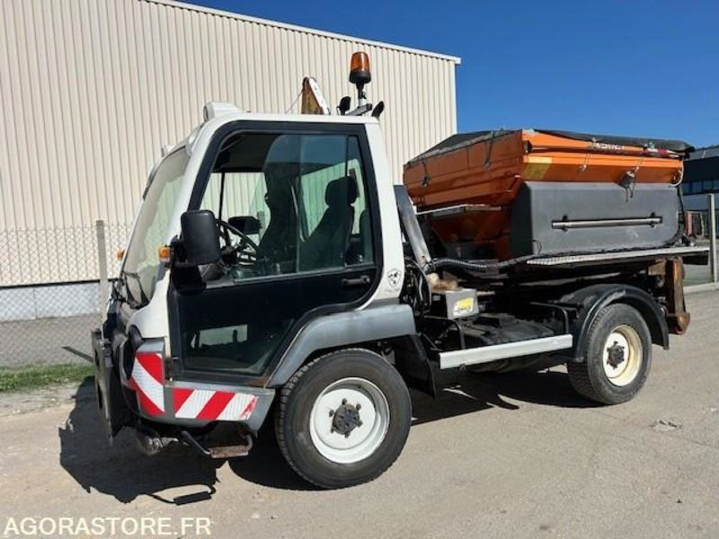 LINDNER UNITRAC 102C AMPLIROLL + LAME + SALEUSE 2008 5050 HEURES - Lumekoristusmasina, Konkstõstukiga veoauto: pilt 2 LINDNER UNITRAC 102C AMPLIROLL + LAME + SALEUSE 2008 5050 HEURES - Lumekoristusmasina, Konkstõstukiga veoauto: pilt 2