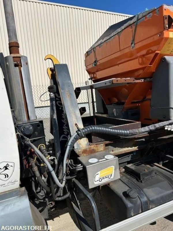 LINDNER UNITRAC 102C AMPLIROLL + LAME + SALEUSE 2008 5050 HEURES - Lumekoristusmasina, Konkstõstukiga veoauto: pilt 3 LINDNER UNITRAC 102C AMPLIROLL + LAME + SALEUSE 2008 5050 HEURES - Lumekoristusmasina, Konkstõstukiga veoauto: pilt 3