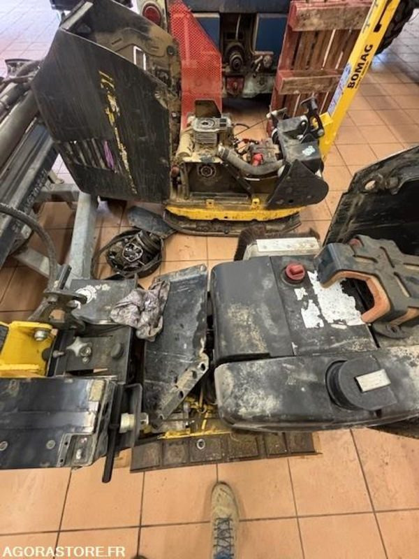 LOT DE 2 PLAQUES BOMAG BPR 60/65D/E ET BPR45/55D 2019 ET 2022 - Vibraatorplaat: pilt 3 LOT DE 2 PLAQUES BOMAG BPR 60/65D/E ET BPR45/55D 2019 ET 2022 - Vibraatorplaat: pilt 3