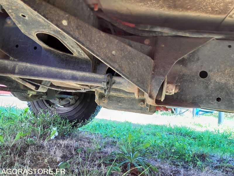 Land Rover Defender - 2005 - 120713kms - 8575SE58 - Maastur: pilt 5 Land Rover Defender - 2005 - 120713kms - 8575SE58 - Maastur: pilt 5