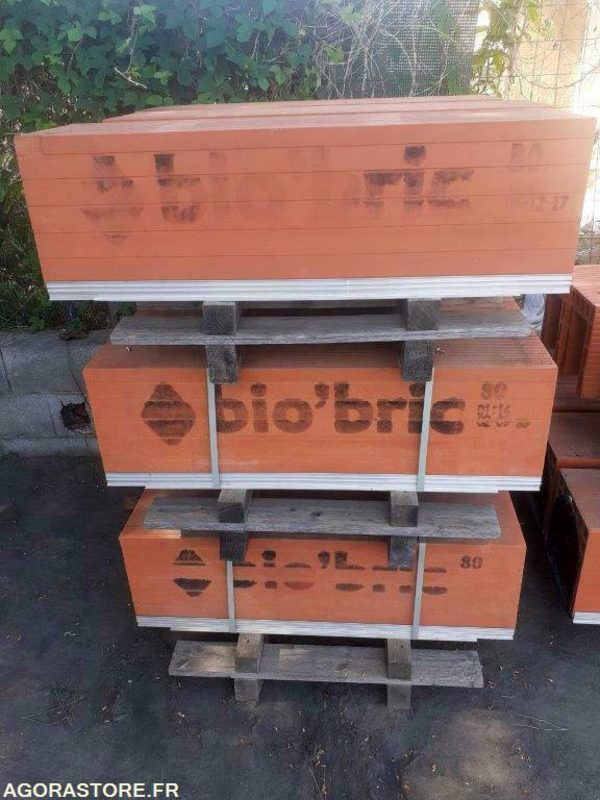 Lot de 12 coffres caisson de volet roulant tunnel préfabriqué BIO'BRIC - Tööriist/ Seadmed: pilt 1 Lot de 12 coffres caisson de volet roulant tunnel préfabriqué BIO'BRIC - Tööriist/ Seadmed: pilt 1
