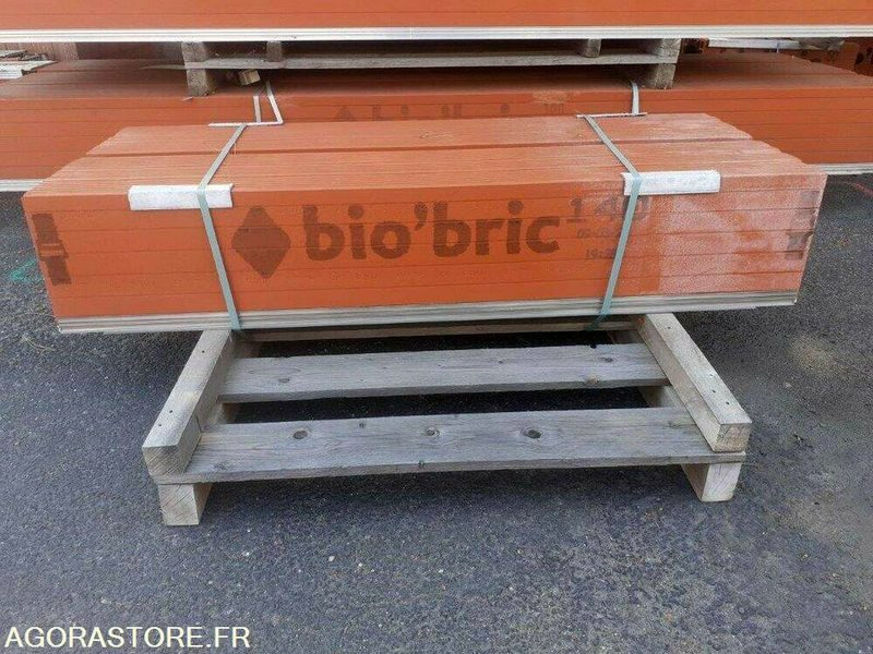 Lot de 12 coffres caisson de volet roulant tunnel préfabriqué BIO'BRIC - Tööriist/ Seadmed: pilt 2 Lot de 12 coffres caisson de volet roulant tunnel préfabriqué BIO'BRIC - Tööriist/ Seadmed: pilt 2