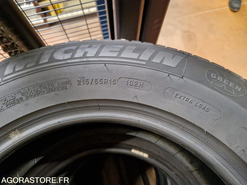 Lot de 12 pneus Michelin 215/65R16 102H - Rehv: pilt 5 Lot de 12 pneus Michelin 215/65R16 102H - Rehv: pilt 5