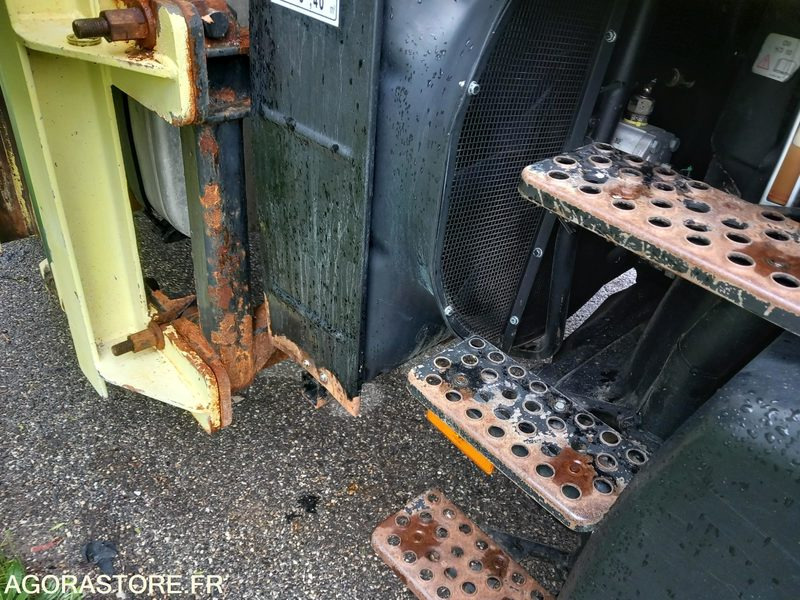 MERCEDES UNIMOG 4X4 4RD AVEC SALEUSE ET AILERONS KU0105 SL0307 AB0107 AB0107 - Lumekoristusmasina: pilt 4 MERCEDES UNIMOG 4X4 4RD AVEC SALEUSE ET AILERONS KU0105 SL0307 AB0107 AB0107 - Lumekoristusmasina: pilt 4