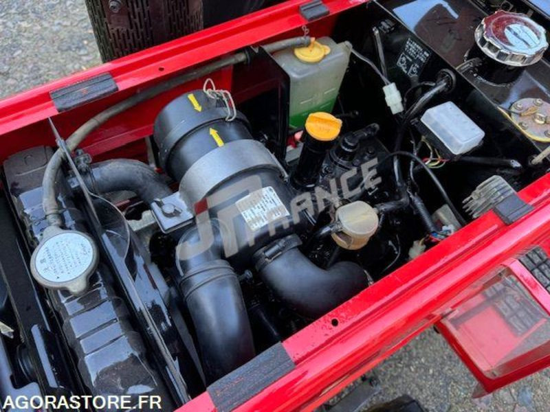 MICROTRACTEUR YANMAR 16CV 3 CYLINDRES DIESEL D'OCCASION 4 RM PDF 3 PTS COMPLET - Traktor: pilt 4 MICROTRACTEUR YANMAR 16CV 3 CYLINDRES DIESEL D'OCCASION 4 RM PDF 3 PTS COMPLET - Traktor: pilt 4
