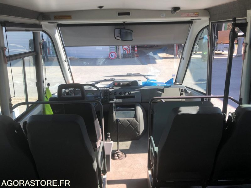 MINI-BUS MERCEDES VARIO - 127178 kms - 2000 - Väikebuss, Mikrobuss: pilt 4 MINI-BUS MERCEDES VARIO - 127178 kms - 2000 - Väikebuss, Mikrobuss: pilt 4