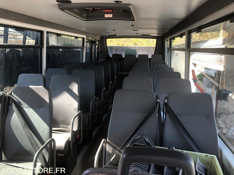 MINI-BUS MERCEDES VARIO - 127178 kms - 2000 - Väikebuss, Mikrobuss: pilt 3 MINI-BUS MERCEDES VARIO - 127178 kms - 2000 - Väikebuss, Mikrobuss: pilt 3