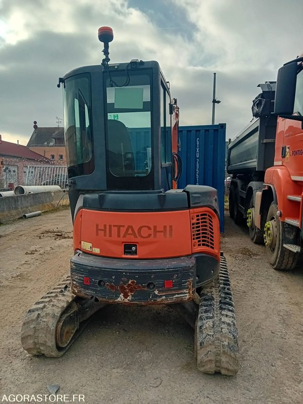 MINI-PELLE/CHENILLES HITACHI ZX38U-3CLR -- 2012 -- ENVIRON 6300 HEURES - Ekskavaator: pilt 2 MINI-PELLE/CHENILLES HITACHI ZX38U-3CLR -- 2012 -- ENVIRON 6300 HEURES - Ekskavaator: pilt 2
