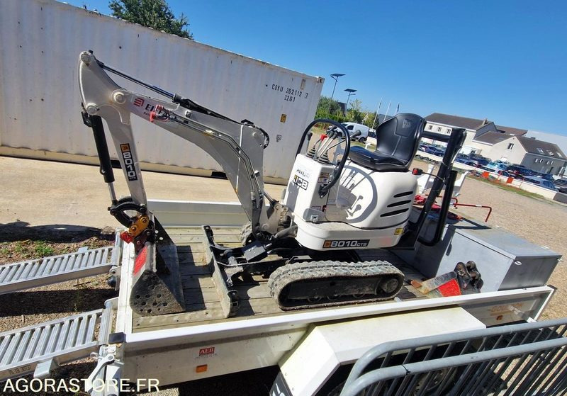 Mini Pelle 1T JCB 8010CTS + Remorque - 2023 / (NEUVE) 19 HEURES (EMF201) - Miniekskavaator: pilt 1 Mini Pelle 1T JCB 8010CTS + Remorque - 2023 / (NEUVE) 19 HEURES (EMF201) - Miniekskavaator: pilt 1