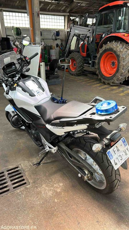 Moto Honda NC750 2018 - Mootorratas: pilt 3 Moto Honda NC750 2018 - Mootorratas: pilt 3