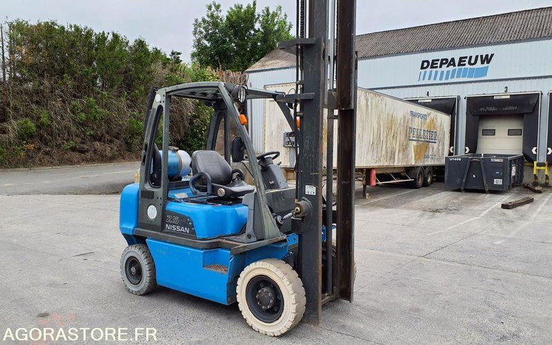 Nissan 2682 heures Triplex UD02A25PQ - 3F550 - Gaasitõstuk: pilt 3 Nissan 2682 heures Triplex UD02A25PQ - 3F550 - Gaasitõstuk: pilt 3