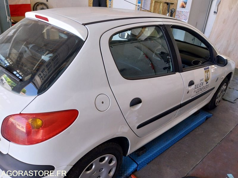 PEUGEOT 206 101700kms - 2005 - Auto: pilt 3 PEUGEOT 206 101700kms - 2005 - Auto: pilt 3