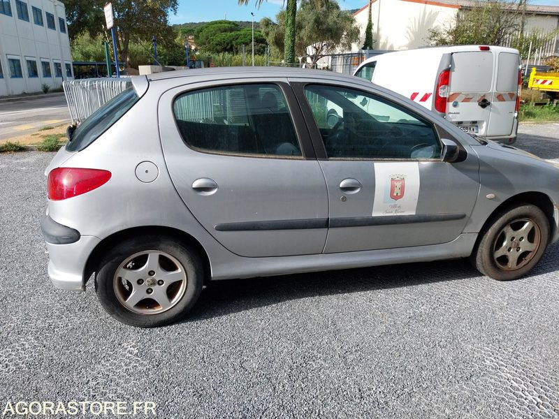 PEUGEOT 206 175742 kms 2004 - Auto: pilt 2 PEUGEOT 206 175742 kms 2004 - Auto: pilt 2