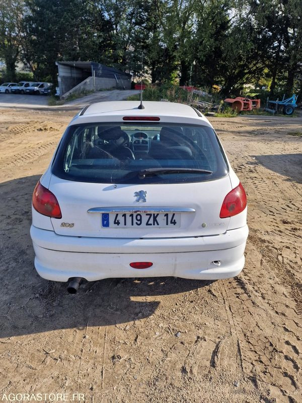 PEUGEOT 206 - LOT N°1 - Auto: pilt 4 PEUGEOT 206 - LOT N°1 - Auto: pilt 4