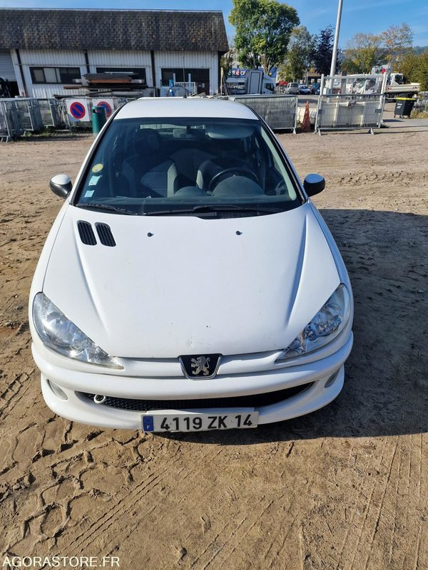 PEUGEOT 206 - LOT N°1 - Auto: pilt 2 PEUGEOT 206 - LOT N°1 - Auto: pilt 2