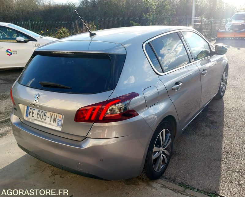 PEUGEOT 308 phase II - 110ch - 2019 - 172160km - ESSENCE - Auto: pilt 5 PEUGEOT 308 phase II - 110ch - 2019 - 172160km - ESSENCE - Auto: pilt 5