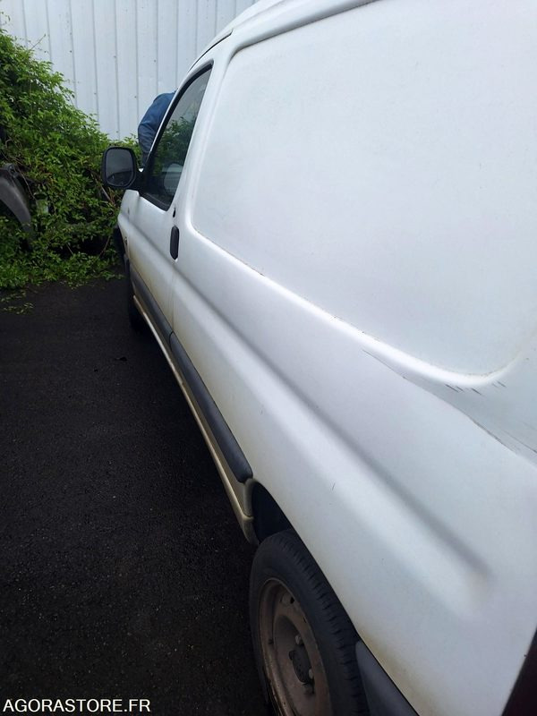 PEUGEOT PARTNER - 2002 - 156627 Kms - Väike kaubik: pilt 3 PEUGEOT PARTNER - 2002 - 156627 Kms - Väike kaubik: pilt 3